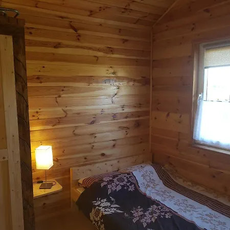 Letniskowe Poranek Lodge